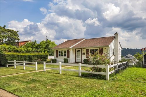 606 Marion Ave, Springdale, PA, 15144-1243 | Card Image