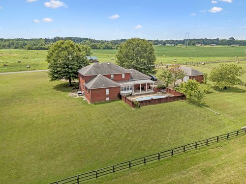 33 Bishop Rd, Lawrenceburg, TN, 38464-6221 | Card Image