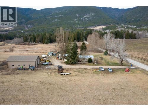 5311 30 Ave Nw, Salmon Arm, BC, V1E3A9 | Card Image