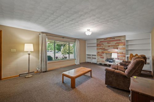 1926 Southwoods Rd, Anderson, IN, 46012-2750 | Card Image