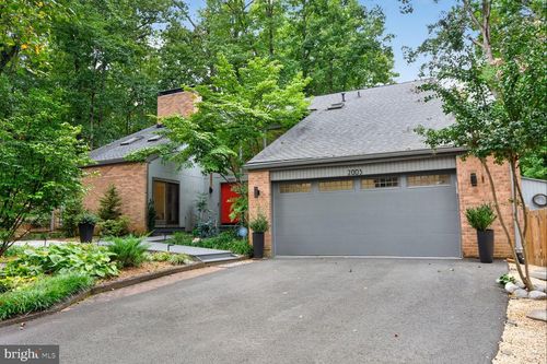 2003 Upper Lake Dr, RESTON, VA, 20191-3644 | Card Image