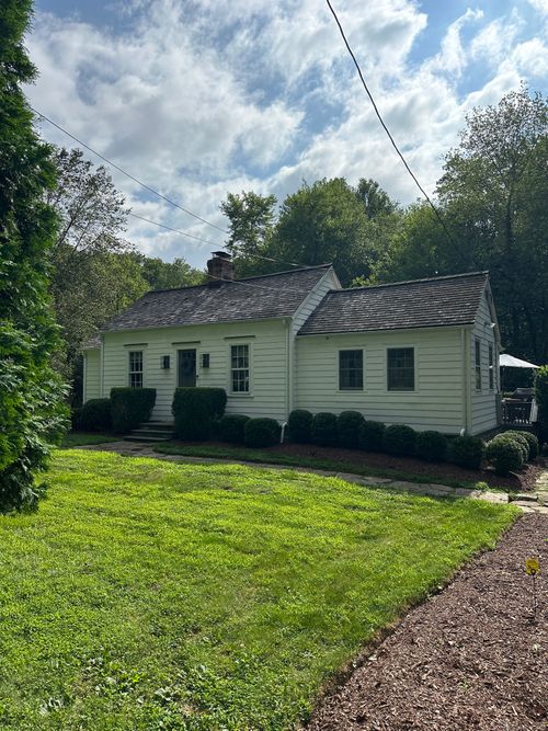 112 Newtown Tpke, Westport, CT, 06880-1012 | Card Image
