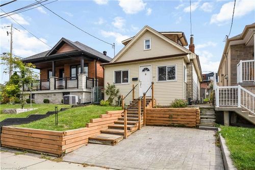 83 Kane Ave, York, ON, M6M3M8 | Card Image