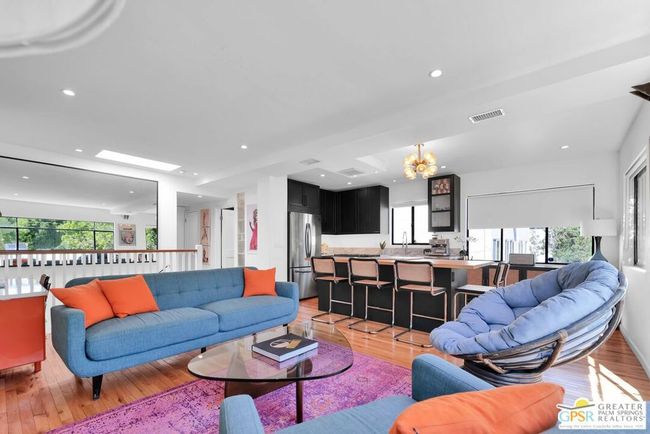 2 - 8319 Waring Ave, Condo with 2 bedrooms, 2 bathrooms and 1 parking in West Hollywood CA | Image 10