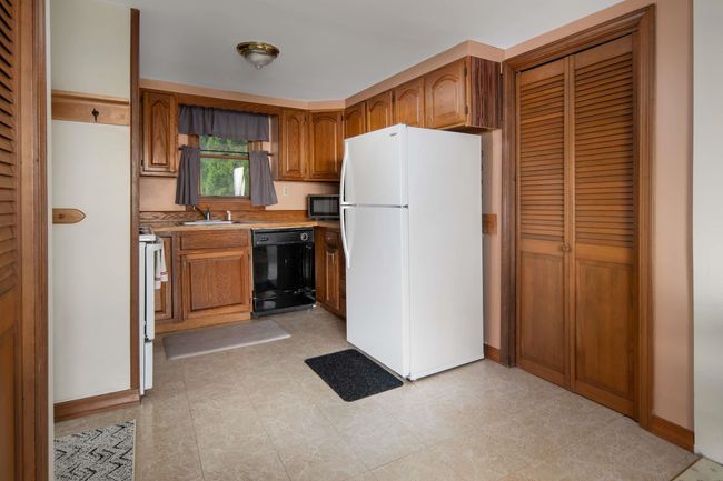 70 Pepperrell Rd, House other with 4 bedrooms, 3 bathrooms and null parking in Kittery Point ME | Image 37