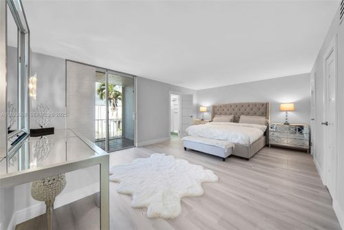 707 Ne 27th Ave, Hallandale Beach, FL, 33009-2944 | Card Image