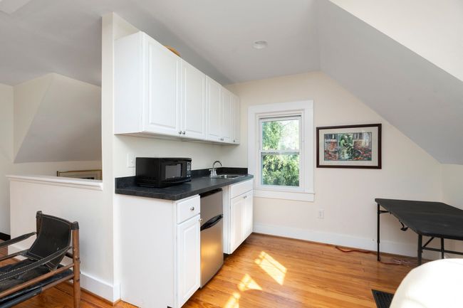 675 E Beverley St, House other with 4 bedrooms, 4 bathrooms and null parking in STAUNTON VA | Image 58