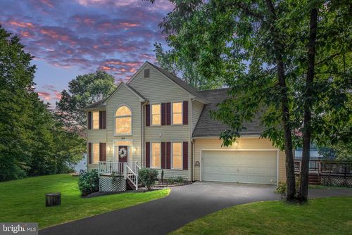 373 Land Or Dr, RUTHER GLEN, VA, 22546-1233 | Card Image