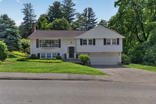 29 Brook St, Wellesley, MA, 02482-6617 | Card Image