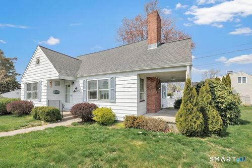206 Crown St, Stratford, CT, 06615-7507 | Card Image