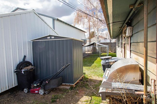 134 Maple Ave, Home with 2 bedrooms, 1 bathrooms and 2 parking in Hansen ID | Image 36