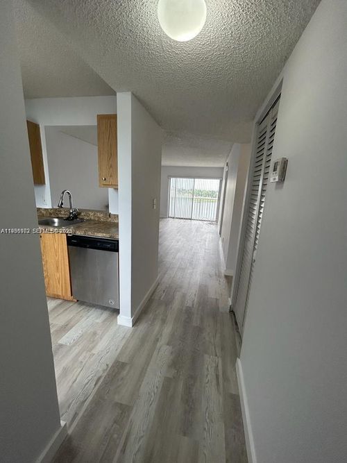 apt-406-8600 N Sherman Cir, Miramar, FL, 33025-2064 | Card Image