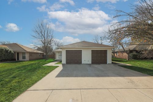 1817 San Rafael St, Fort Worth, TX, 76134-4841 | Card Image