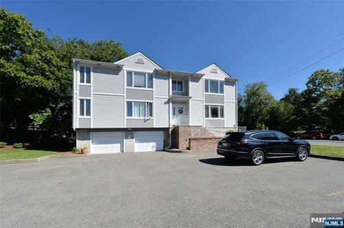 2 Grand Ave, Hawthorne, NJ, 07506-1400 | Card Image