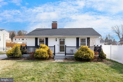 413 Oak Ave, WESTMINSTER, MD, 21157-6216 | Card Image