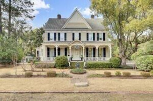 a-main-house-710 S Main St, Summerville, SC, 29483-5912 | Card Image