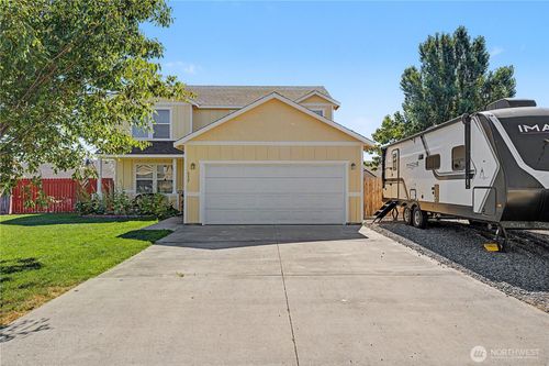 517 N Kentucky Dr, Moses Lake, WA, 98837-1690 | Card Image