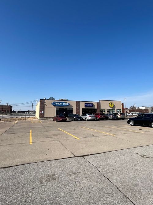 1115 W 2nd St, Davenport, IA, 52802-1421 | Card Image