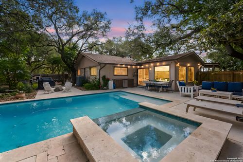 525 Fleetwood Dr, Hollywood Park, TX, 78232-2012 | Card Image