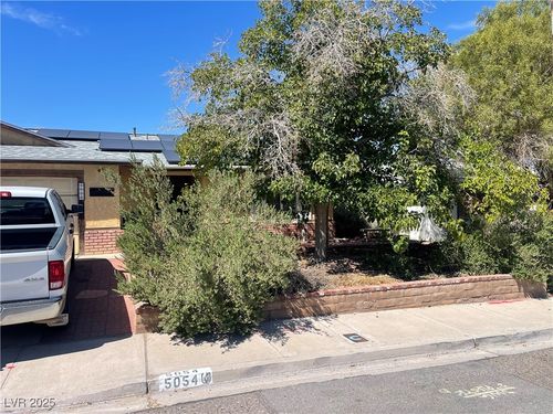 5054 Brownwood Ave, Las Vegas, NV, 89122-6827 | Card Image