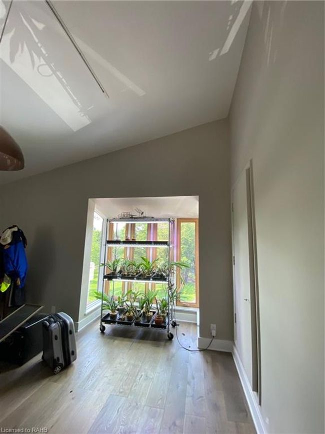 38 Oak Ave, House other with 3 bedrooms, 2 bathrooms and 5 parking in Dundas ON | Image 27