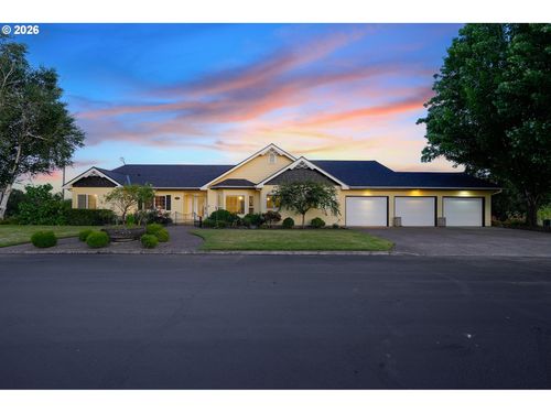 9595 Sw Bayou Dr, McMinnville, OR, 97128-8600 | Card Image