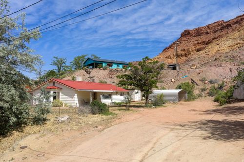 343 E 200 N, Moab, UT, 84532-2417 | Card Image