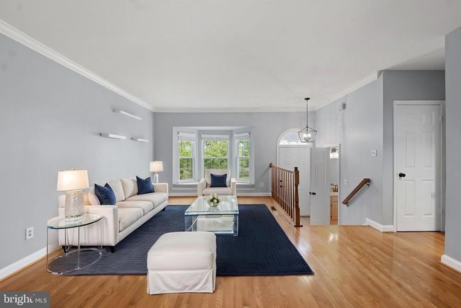 6804 Signature Cir, Townhouse with 3 bedrooms, 4 bathrooms and null parking in ALEXANDRIA VA | Image 5