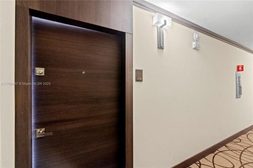 434-20505 E Country Club Dr, Aventura, FL, 33180-3037 | Card Image