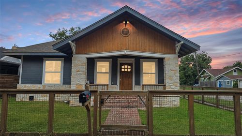 402 Hunt St, Houston, TX, 77003-2720 | Card Image