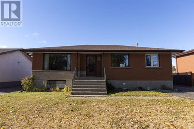 229 Evans St, Home with 4 bedrooms, 2 bathrooms and null parking in Thunder Bay ON | Image 1