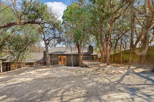 905-903-905 Hillyer St, San Marcos, TX, 78666-3135 | Card Image