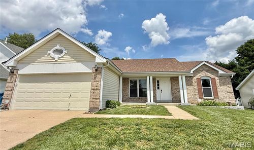 3675 Bostons Farm Dr, Bridgeton, MO, 63044-3170 | Card Image
