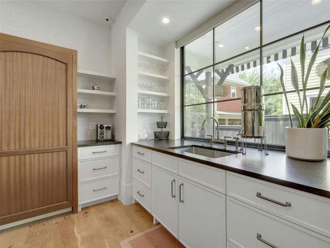 1003 E 14 Th St, House other with 3 bedrooms, 3 bathrooms and 2 parking in Austin TX | Image 11