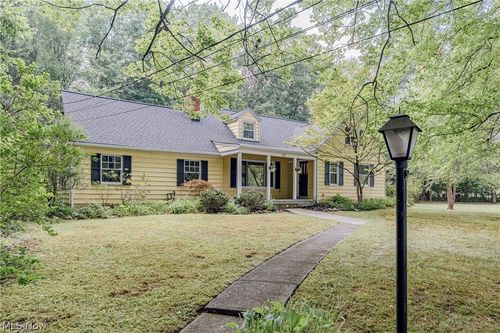 175 Meadowhill Ln, Moreland Hills, OH, 44022-1336 | Card Image