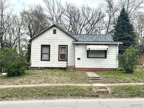 233 Springfield Rd, Hillsboro, IL, 62049-1116 | Card Image