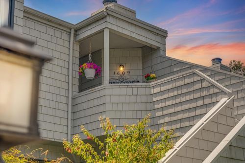 1609 Taylor Ln, Santa Cruz, CA, 95062-2763 | Card Image