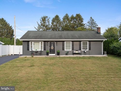1070 James Ave, EPHRATA, PA, 17522-1821 | Card Image