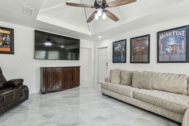 Second Living Room | Image 26