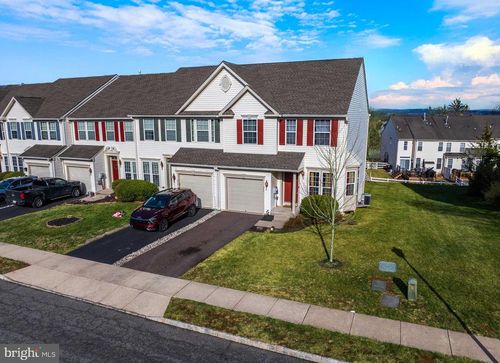 217 S Savanna Dr, POTTSTOWN, PA, 19465-6603 | Card Image