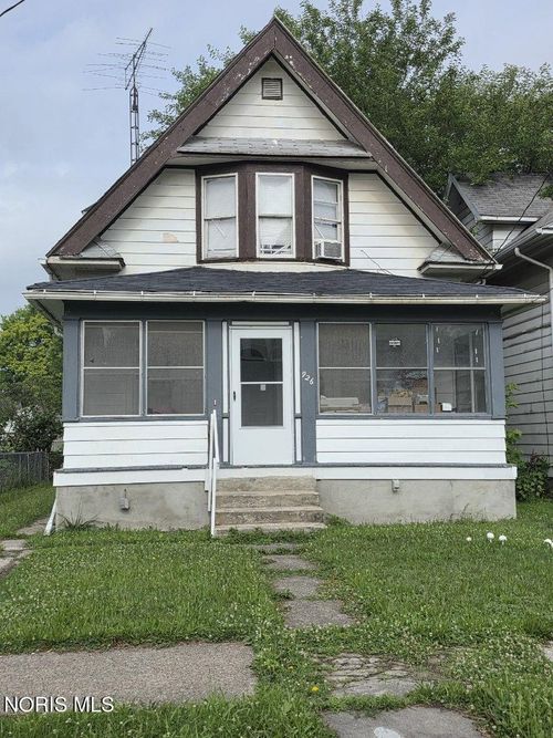 926 Butler St, Toledo, OH, 43605-2912 | Card Image