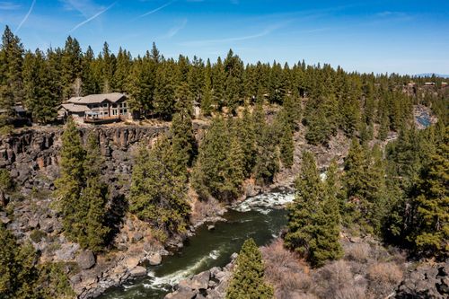 61015 River Bluff Trl, Bend, OR, 97702-1989 | Card Image