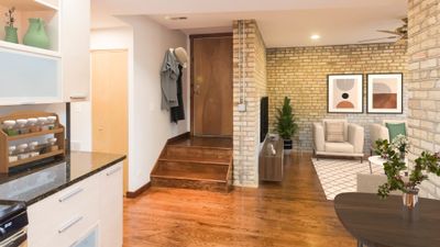 G - 1701 W Greenleaf Avenue, Condo with 2 bedrooms, 1 bathrooms and null parking in Chicago IL | Image 2