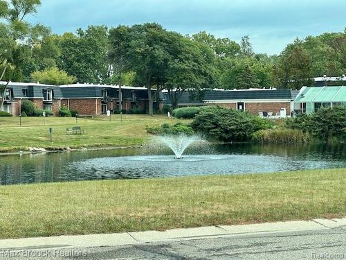 apt-1-1806 Colonial Village Way, Waterford, MI, 48328-1925 | Card Image
