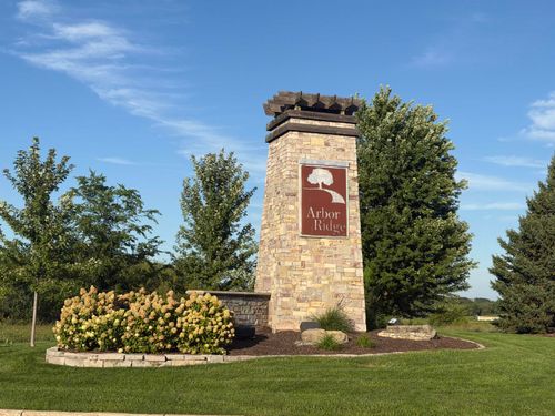 2019 Arbor Ridge Way, JANESVILLE, WI, 53548-9533 | Card Image