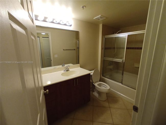 APT-206 - 6410 Emerald Dunes Dr, Condo with 1 bedrooms, 1 bathrooms and null parking in West Palm Beach FL | Image 19
