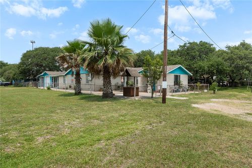 627 S Fuqua St, Rockport, TX, 78382-4707 | Card Image