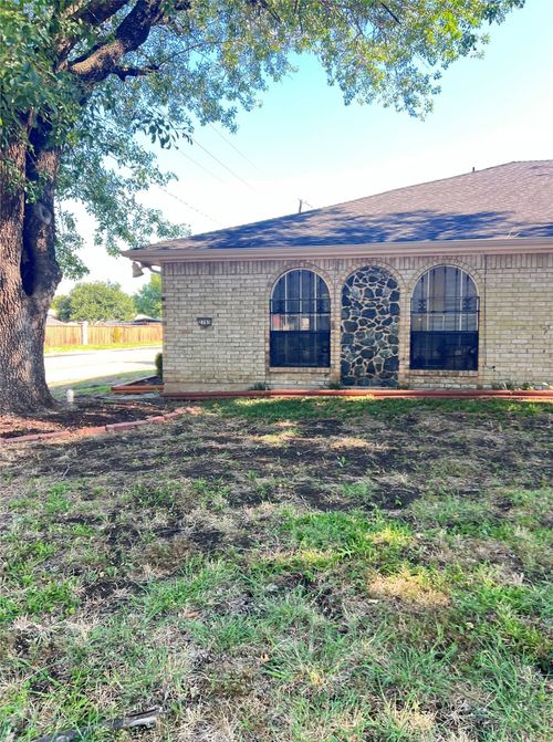 2765 Meadow Gate Ln, Dallas, TX, 75237-3211 | Card Image