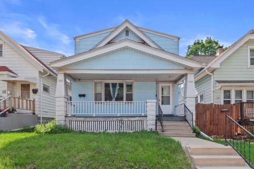 19451947 S 68th St, WEST ALLIS, WI, 53219-1310 | Card Image