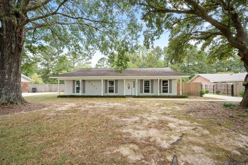 9823 Banway Dr, Greenwell Springs, LA, 70739-4917 | Card Image